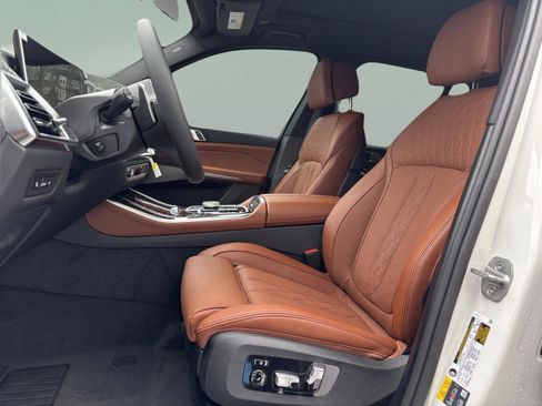 Used 2026 BMW X5 xDrive50e w/ M Sport Package image 10