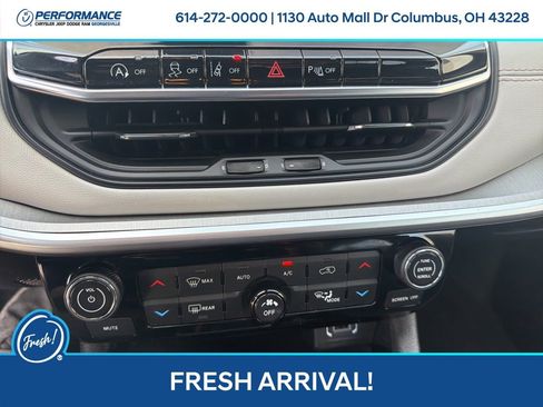 Used 2025 Jeep Compass Limited AWD/4WD image 24