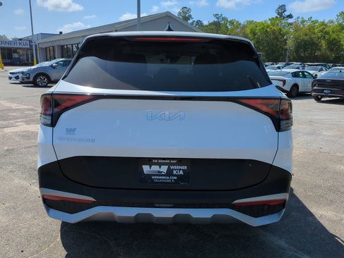 Certified 2023 Kia Sportage EX FWD image 6