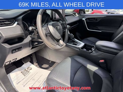 Used 2020 Toyota RAV4 LE w/ Carpet Mat Package AWD/4WD image 14