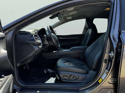 Used 2024 Toyota Camry SE image 18