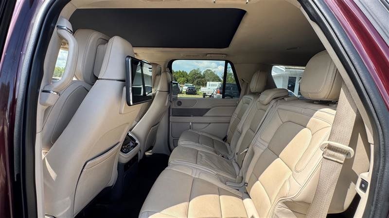 Used 2018 Lincoln Navigator Reserve w/ Technology Package AWD/4WD image 36