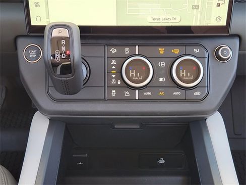 New 2026 Land Rover Defender 110 X-Dynamic SE image 14