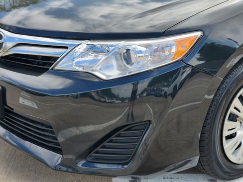 Used 2013 Toyota Camry LE image 6