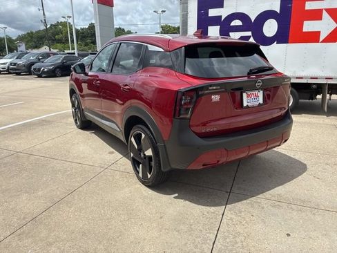 Used 2025 Nissan Kicks SR FWD image 5