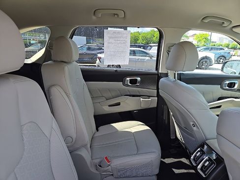 Certified 2023 Kia Sorento SX Prestige AWD/4WD image 34
