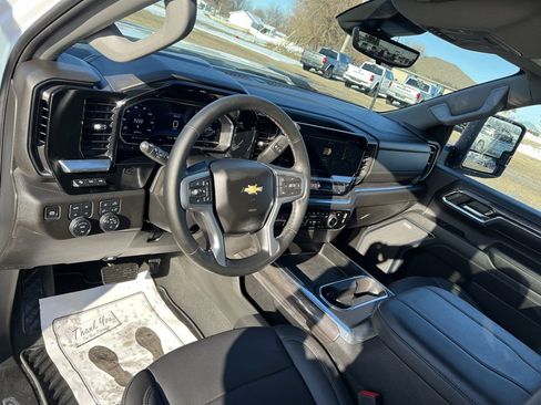 Used 2024 Chevrolet Silverado 2500 LTZ w/ LTZ Convenience Package image 25