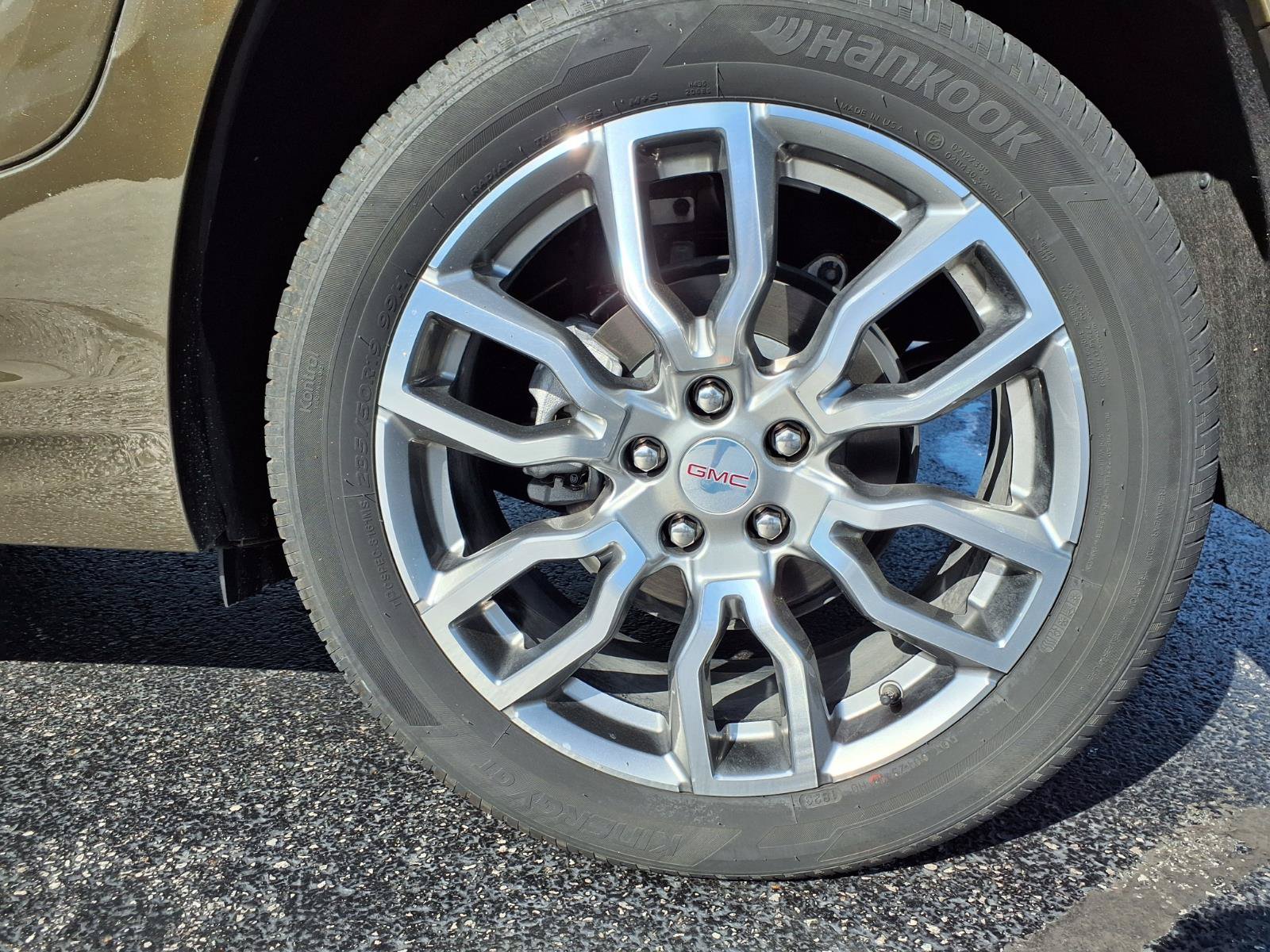 Used 2024 GMC Terrain Denali w/ Denali Premium Package AWD/4WD image 39
