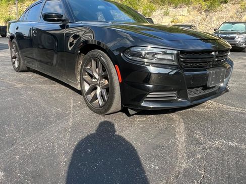 Used 2021 Dodge Charger SXT w/ Blacktop Package RWD image 2
