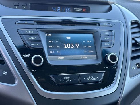 Used 2015 Hyundai Elantra SE w/ Option Group 02 FWD image 21