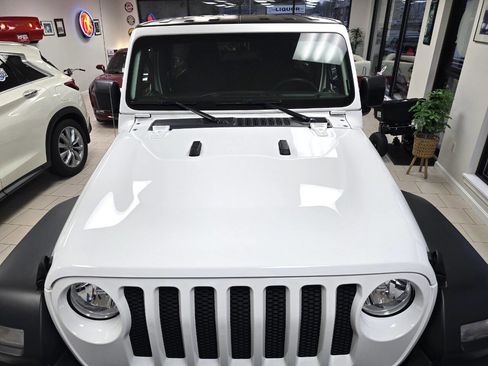 Used 2022 Jeep Wrangler Unlimited Sport image 3