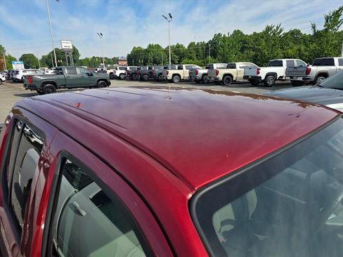Used 2019 Nissan Frontier SV AWD/4WD image 16
