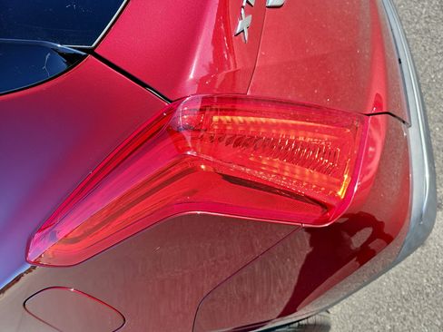 Used 2018 Cadillac XT5 Luxury w/ Driver Awareness Package image 33