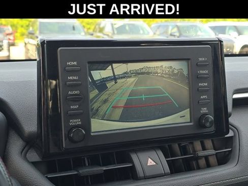 Used 2019 Toyota RAV4 XLE w/ Convenience Package FWD image 23