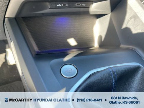 Used 2022 Volkswagen Golf R image 28