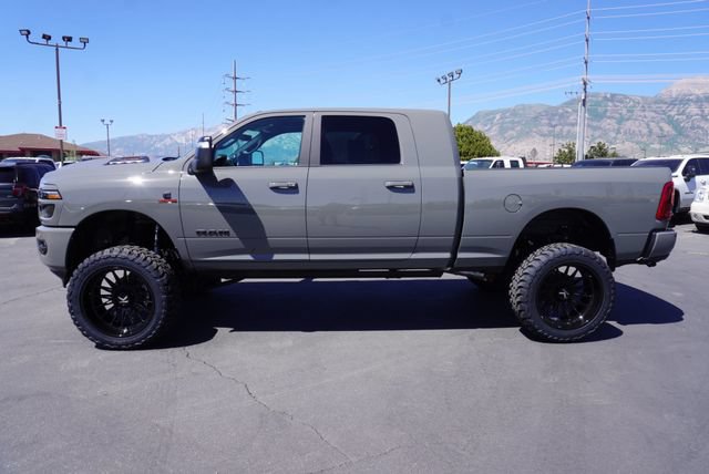 Used 2026 RAM 3500 Laramie AWD/4WD image 9