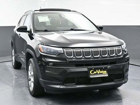 Used 2022 Jeep Compass Latitude w/ Sun and Sound Group image 4