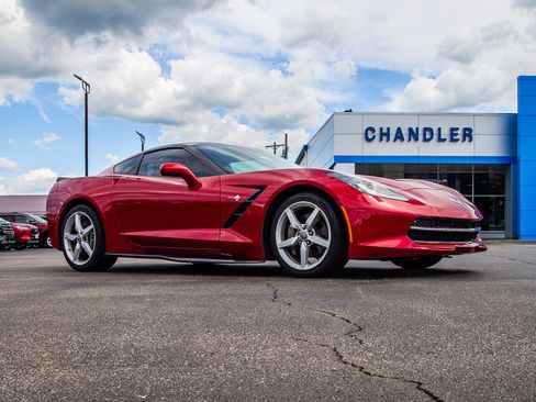 Used 2014 Chevrolet Corvette Stingray Coupe RWD image 9