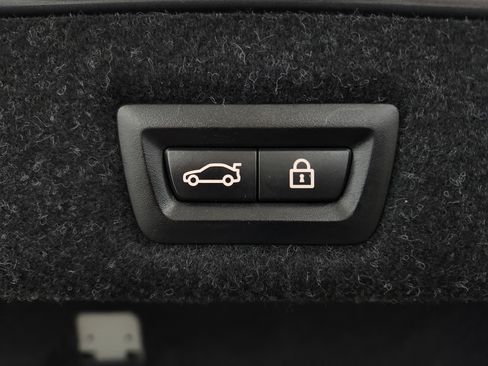 Used 2018 BMW 530e xDrive image 25