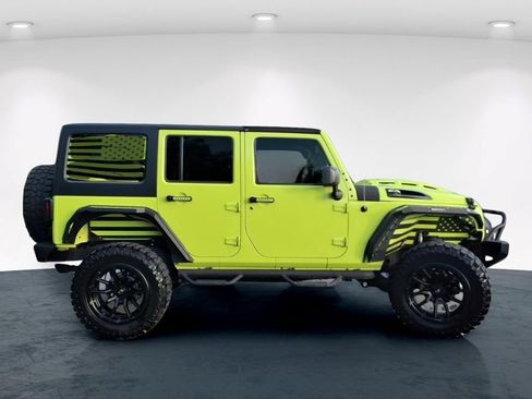 Used 2016 Jeep Wrangler Unlimited Sahara w/ Dual Top Group AWD/4WD image 5