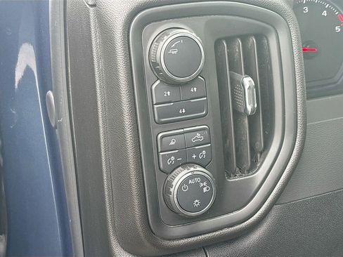 Used 2025 Chevrolet Silverado 2500 Custom w/ Custom Value Package image 10