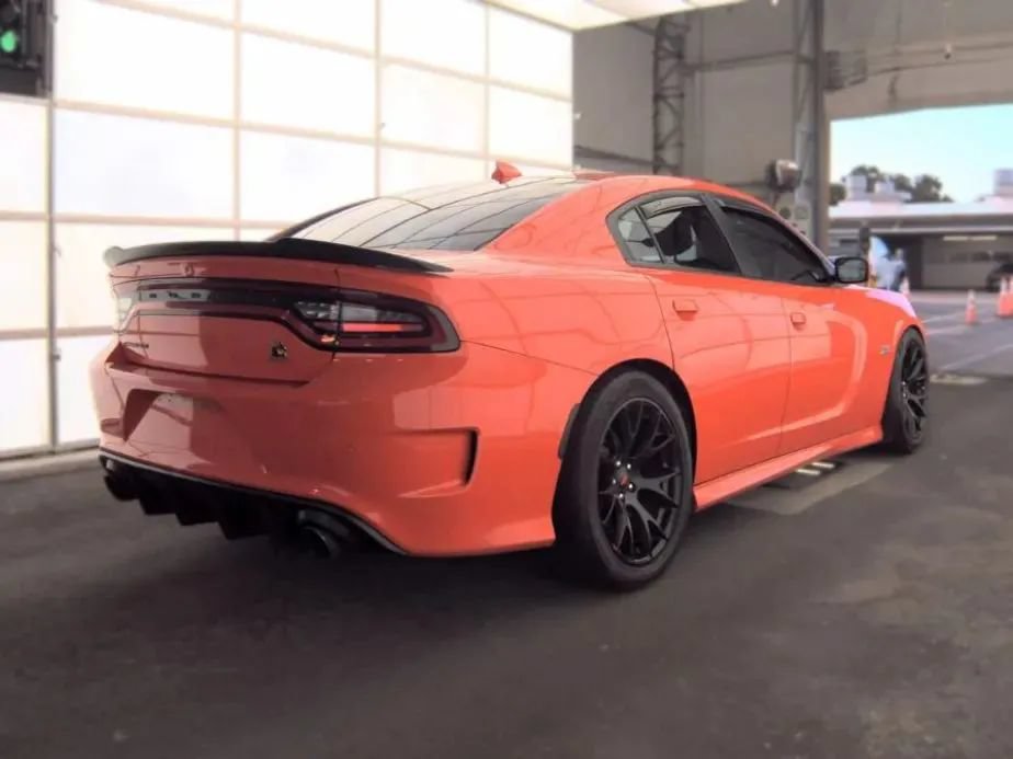 Used 2017 Dodge Charger R/T Scat Pack w/ Dynamics Package RWD image 4