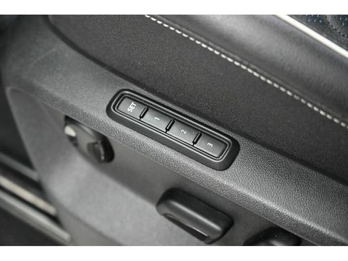 Used 2024 Volkswagen Atlas Cross Sport SEL Premium R-Line image 36