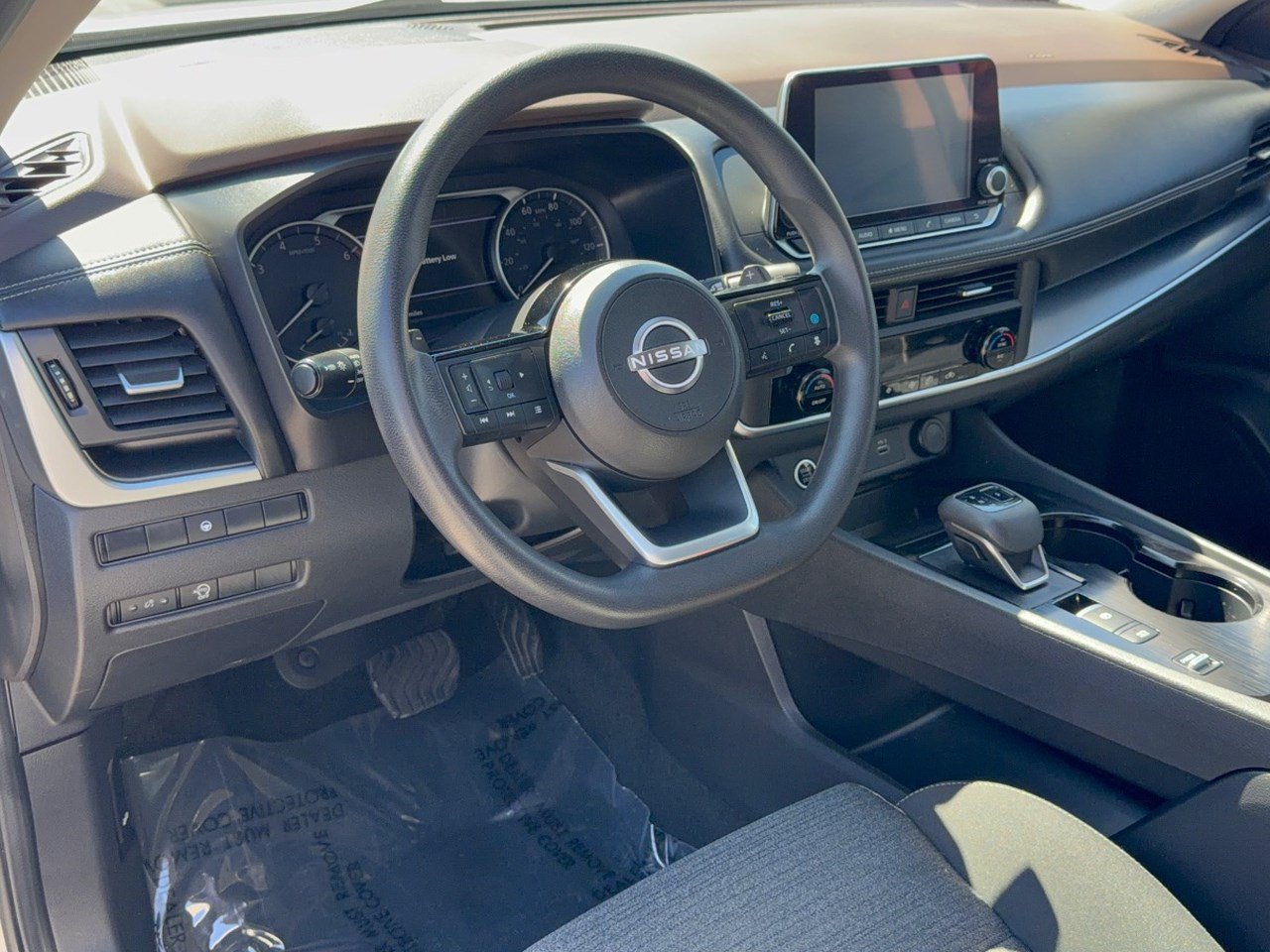 Used 2023 Nissan Rogue SV FWD image 4