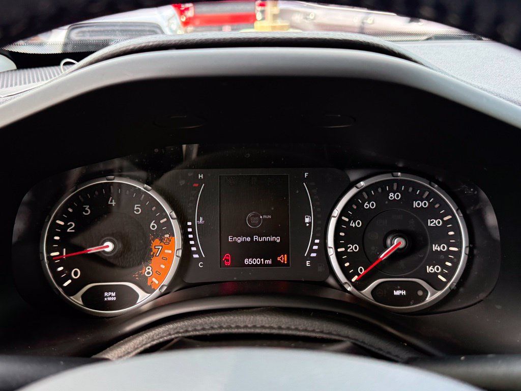 Used 2017 Jeep Renegade Latitude AWD/4WD image 13