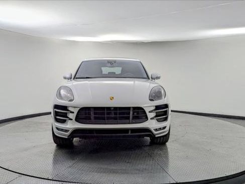 Used 2016 Porsche Macan Turbo image 12
