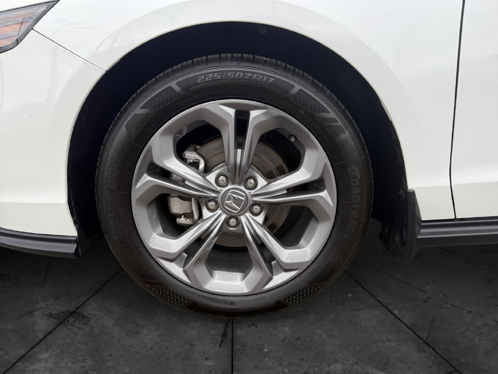 Used 2023 Honda Accord EX image 14