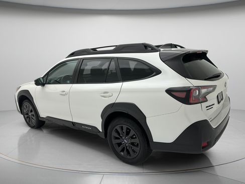Used 2025 Subaru Outback Onyx Edition AWD/4WD image 4