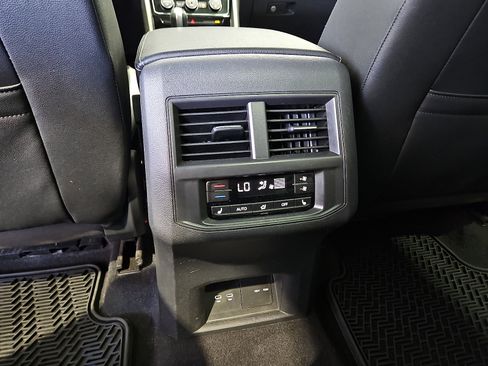 Certified 2023 Volkswagen Atlas SEL Premium AWD/4WD image 9