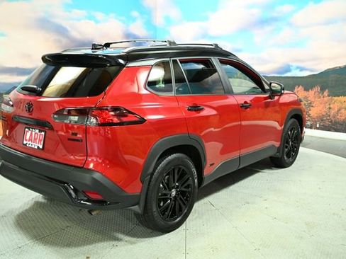 Used 2024 Toyota Corolla Cross AWD Hybrid w/ Moonroof Package image 9