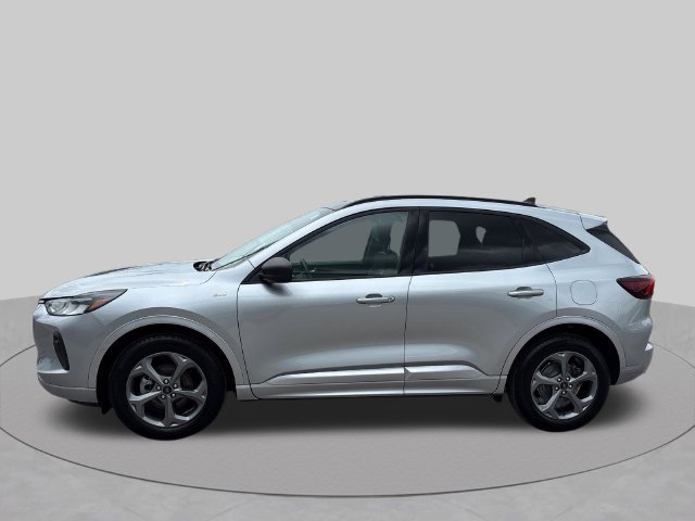 Used 2024 Ford Escape ST-Line w/ Tech Pack #1 AWD/4WD image 2