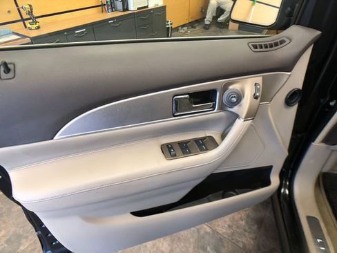 Used 2015 Lincoln MKX FWD w/ Equipment Group 102A image 12