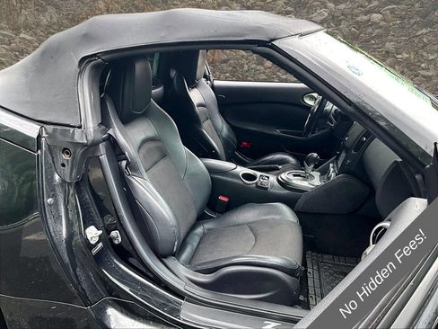 Used 2014 Nissan 370Z Touring w/ Sport Package RWD image 7