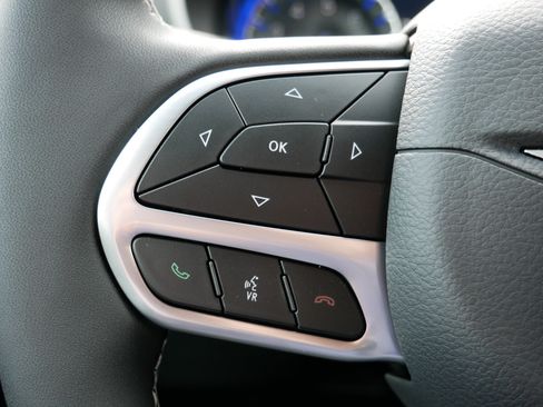 New 2027 Chrysler Pacifica Select w/ Family Tech Group AWD/4WD image 20
