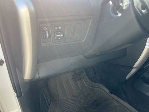 Used 2005 Scion xA FWD image 11