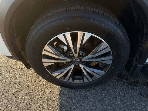 Certified 2023 Nissan Rogue SV image 9