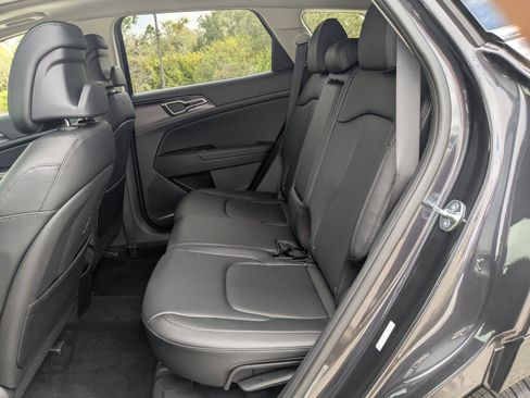 Used 2026 Kia Sportage SX image 16