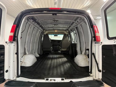 Used 2017 GMC Savana 2500 image 20