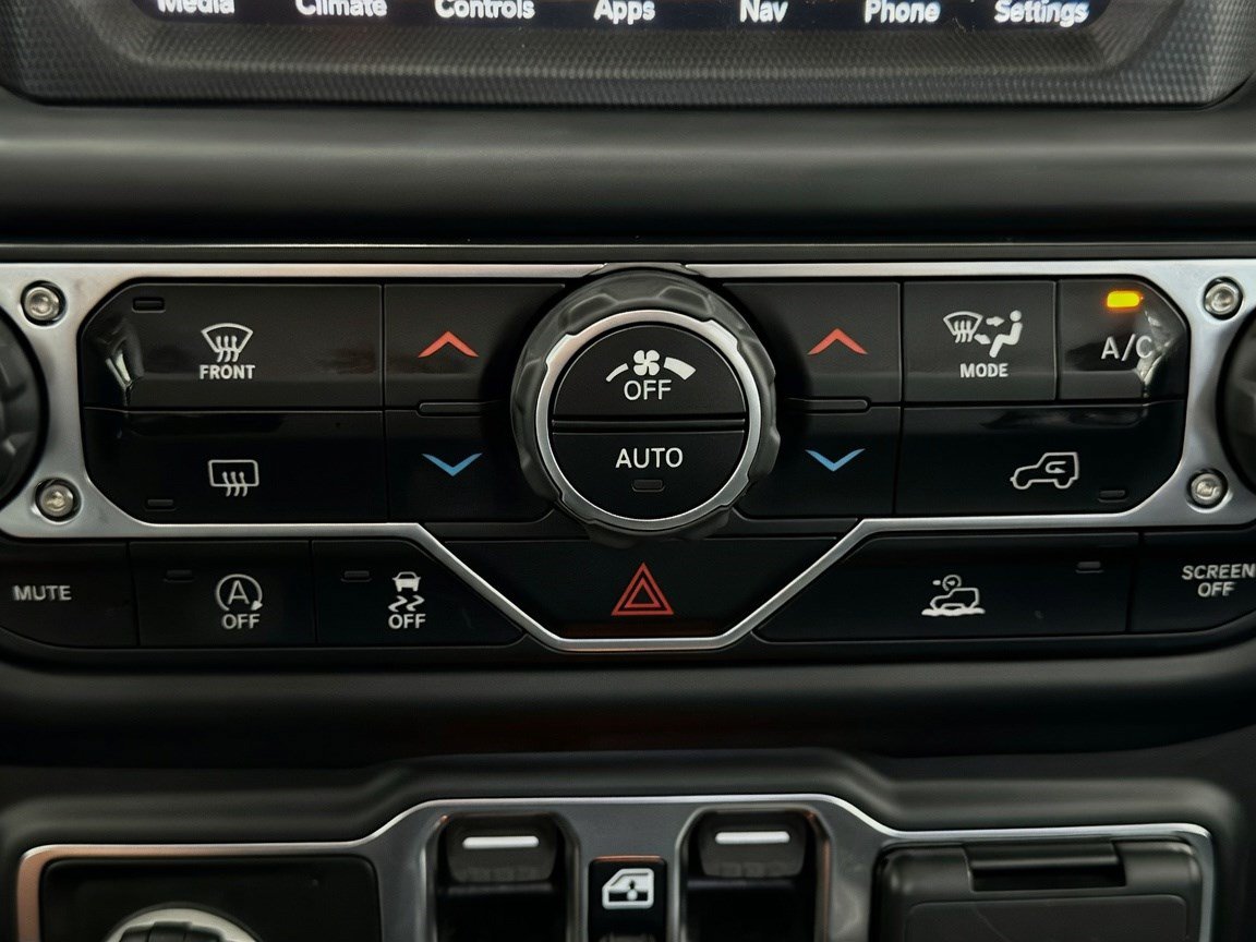 Used 2021 Jeep Gladiator Mojave AWD/4WD image 12