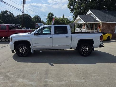 Used 2016 GMC Sierra 1500 Denali w/ Enhanced Driver Alert Package AWD/4WD image 3