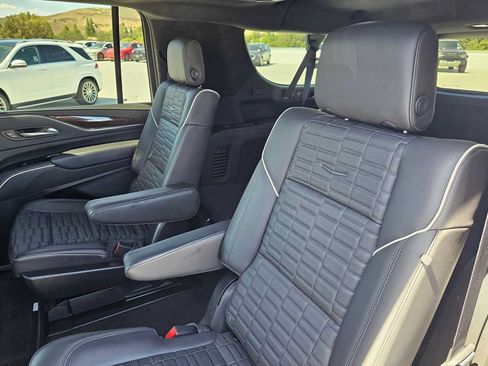 Used 2024 Cadillac Escalade ESV Premium Luxury Platinum AWD/4WD image 20