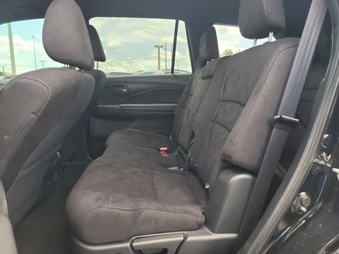 Used 2022 Honda Pilot Sport image 11