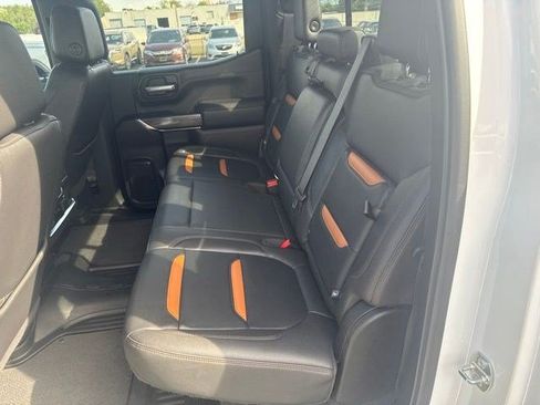 Used 2021 GMC Sierra 1500 AT4 w/ Technology Package AWD/4WD image 13