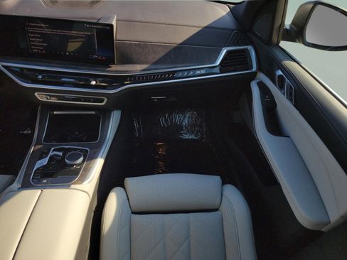 Used 2024 BMW X5 xDrive40i w/ Premium Package image 21