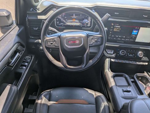 Used 2024 GMC Sierra 2500 AT4 w/ AT4 Premium Plus Package AWD/4WD image 15