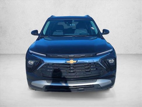 Used 2024 Chevrolet TrailBlazer LT w/ Driver Confidence Package FWD image 2